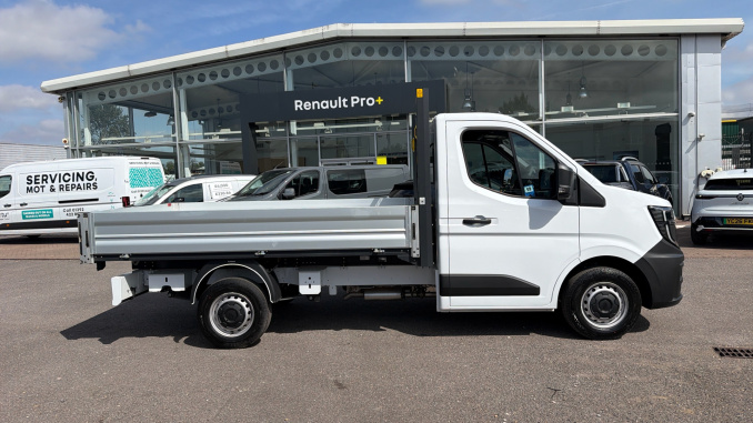 Renault Master Mwb Diesel Fwd ML35dCi 150 Advance Low Roof Aluminium Tipper - Image 9